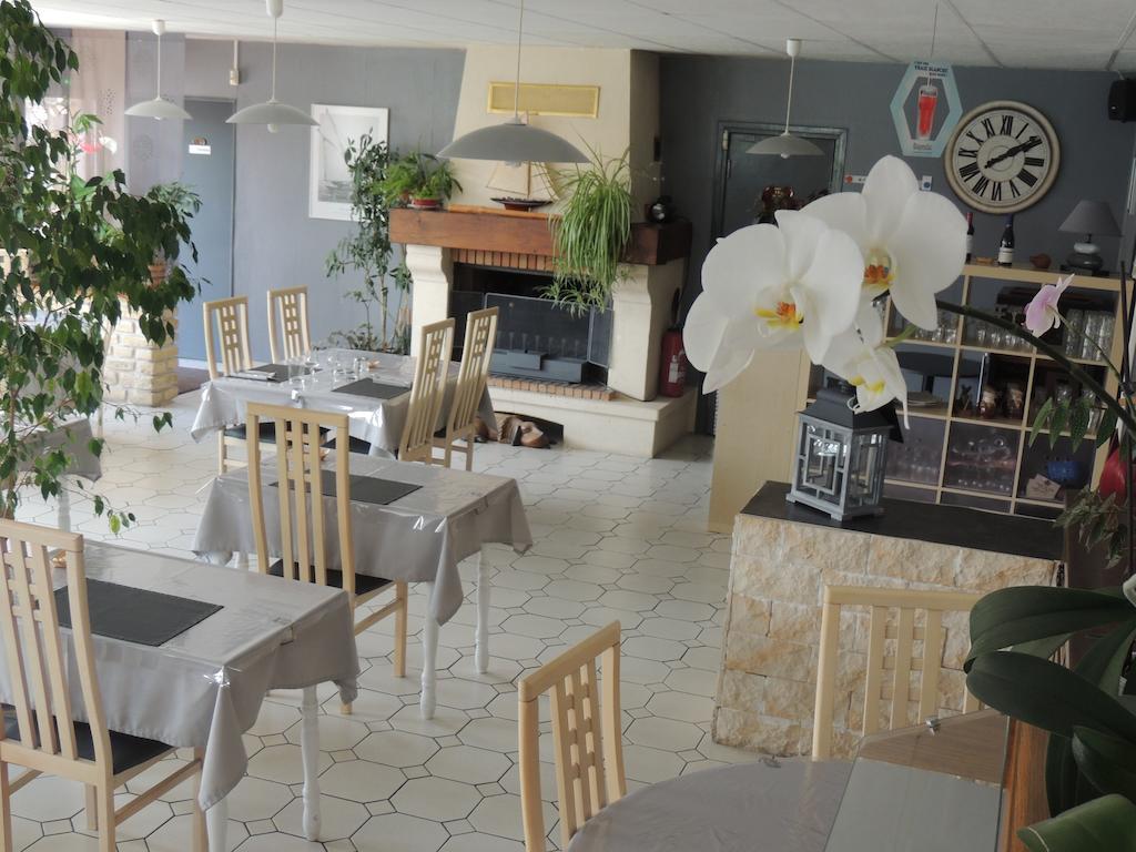 Hotel Auberge Des Charmilles Sainte-Soulle Eksteriør bilde